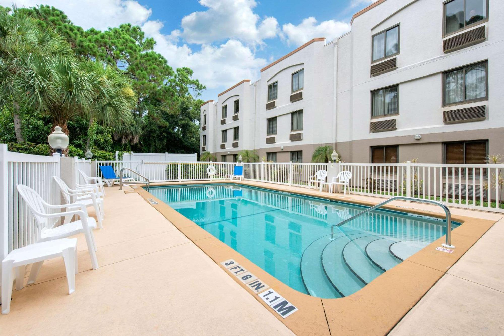 Sleep Inn Sarasota North Экстерьер фото